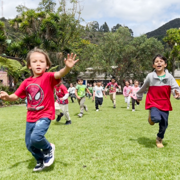 ¡Vamos por otros 70 años construyendo futuro! - El colegio le informa - Colegio Refous