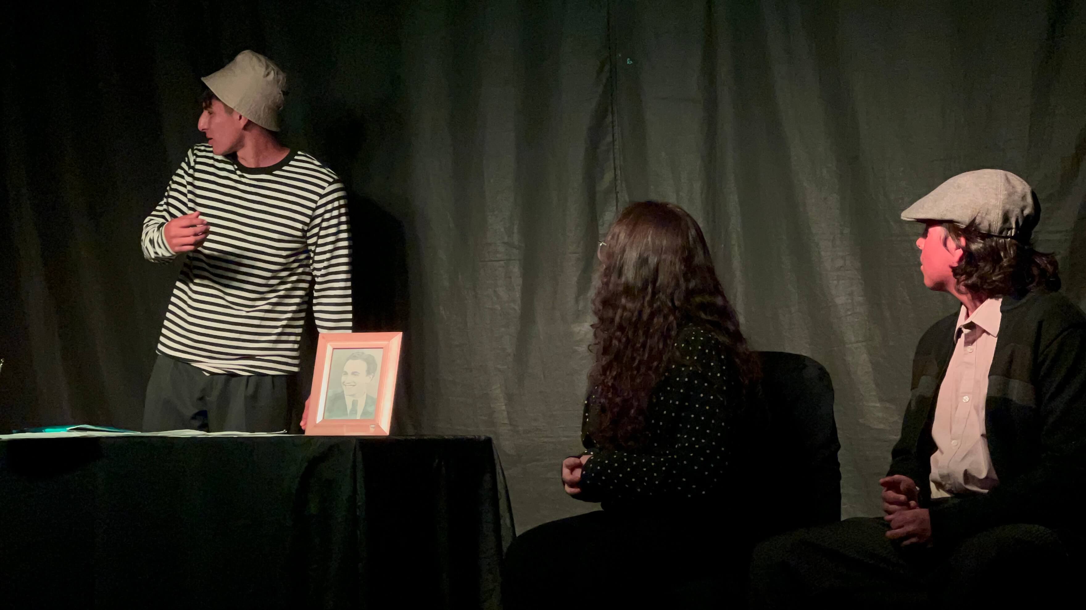 Noche de Teatro Refous