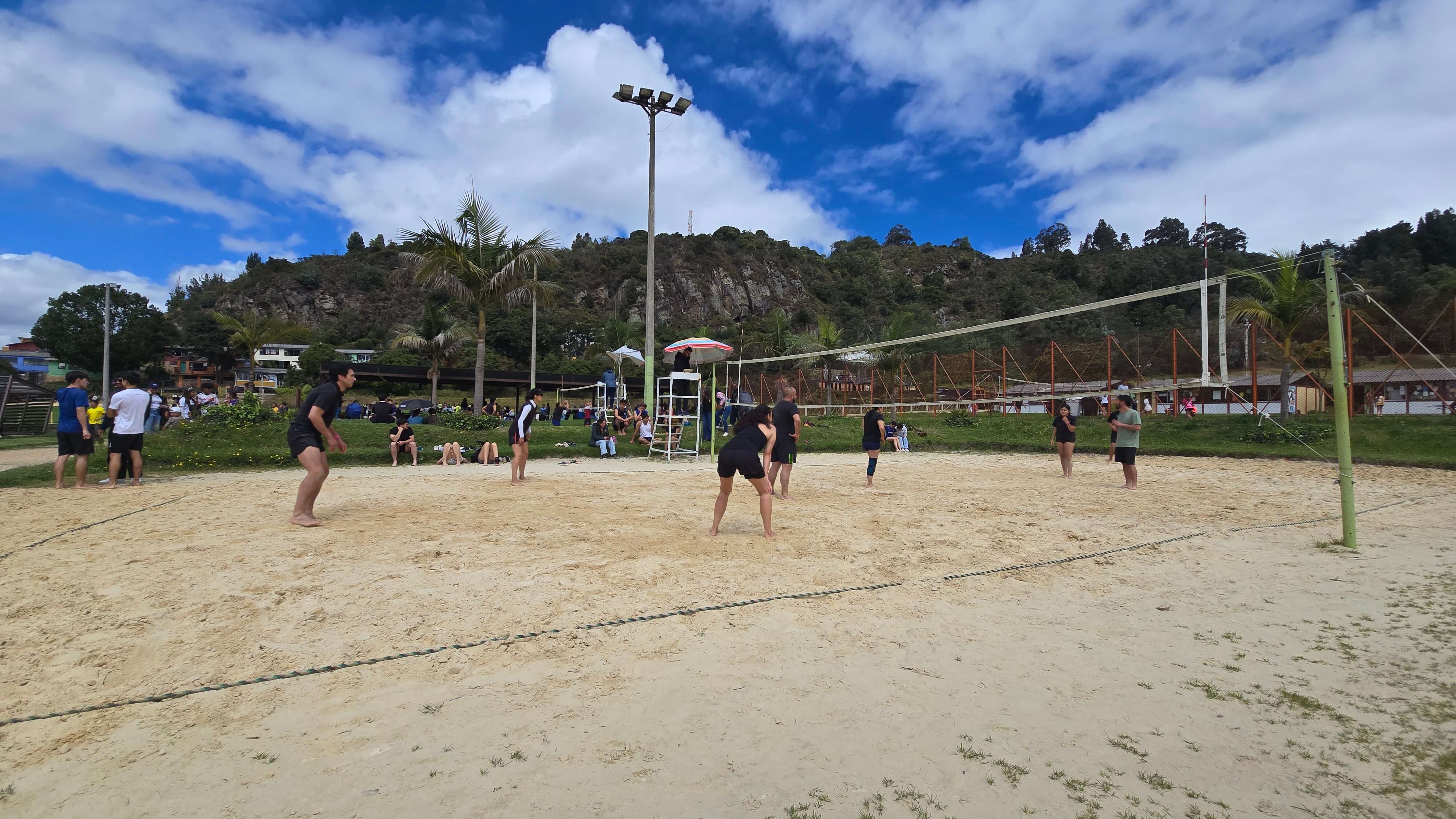 Torneos de Cuartetos de Voleibol y Fútbol