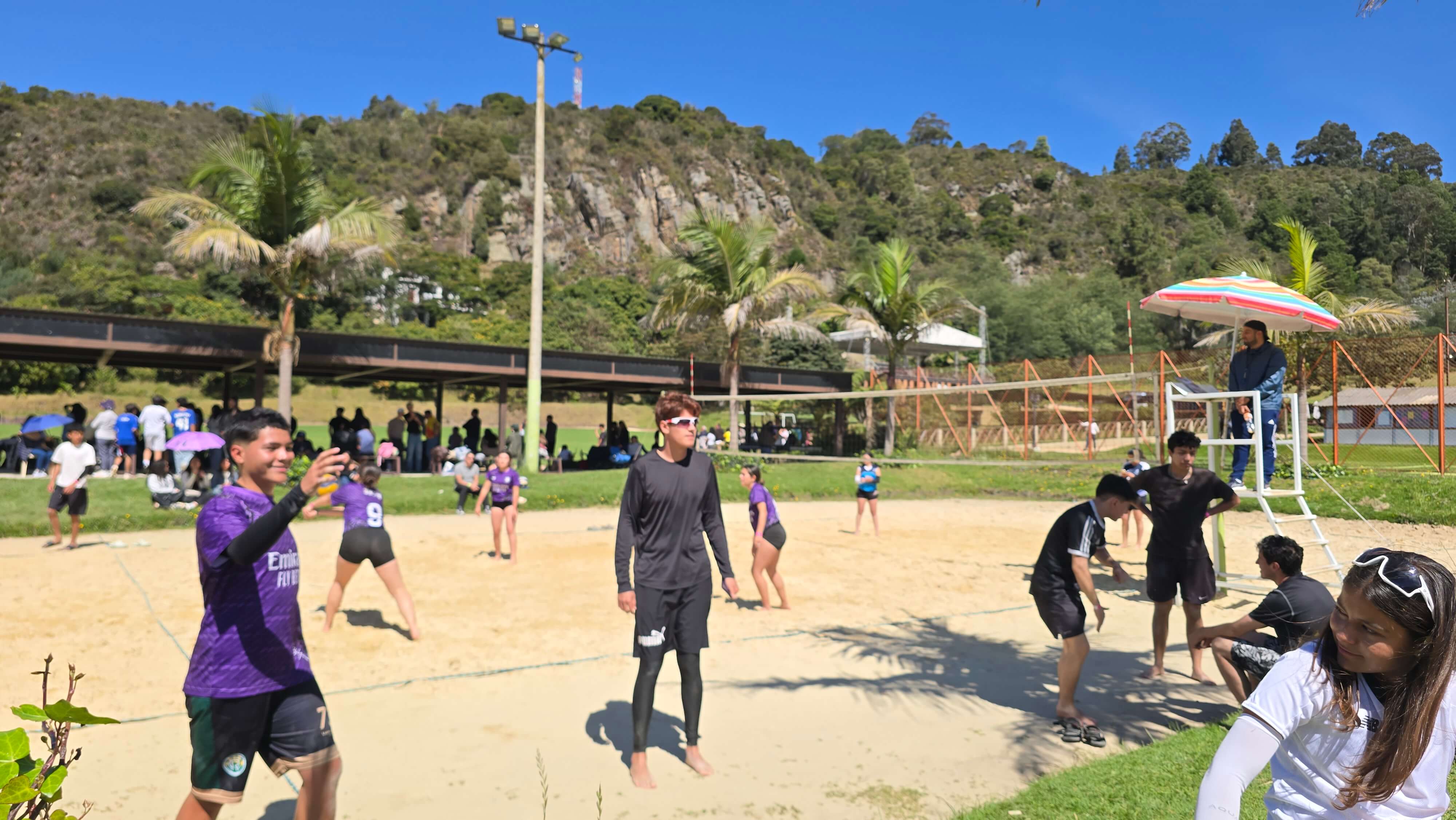 Torneos de Cuartetos de Voleibol y Fútbol